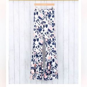 NWT Women’s Bell Bottom Pull On Elastic Waist Pants  Floral pattern - Size Small